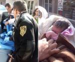 Mujer da a luz dentro de un auto