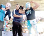 Gigga le quitó la máscara a Batman