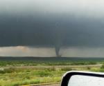 Captan formación de tornado en Allende, Coahuila