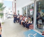 Molesta la presencia de gestores de los pasaportes mexicanos