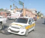 Taxi sin frenos colisiona