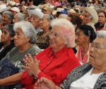 Pagan a abuelitos por vía de Telecom