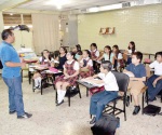 Ofrece estado becas de inglés