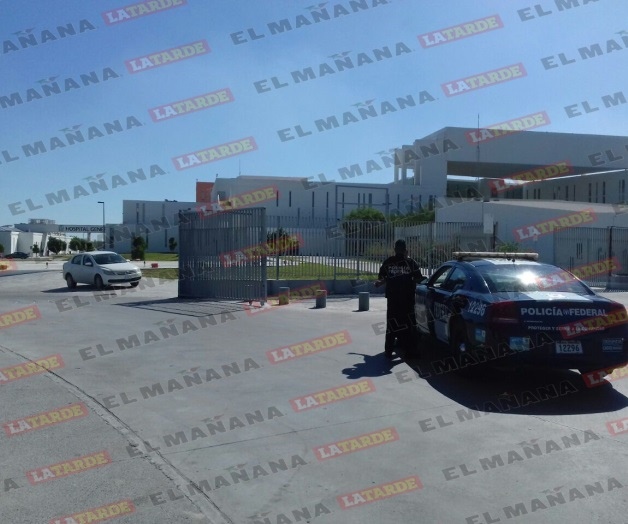 Paran labores parcialmente especialistas del IMSS por robo de vehículos