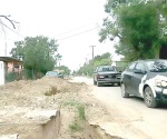 Demandan acordonar peligrosos socavones