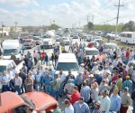 Bloquean carretera para que no los engañe más Sagarpa