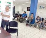 Asisten a 70 connacionales repatriados