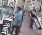 Captan en ferretería a pareja de ladrones