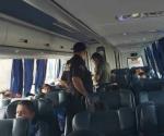 Interceptan a 25 centroamericanos en un Ómnibus