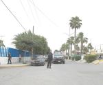 Por dejar mal estacionado su carro se lo chocan Estatales