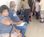 Protestan pacientes con hemodiálisis por cambio de doctor que los atiende