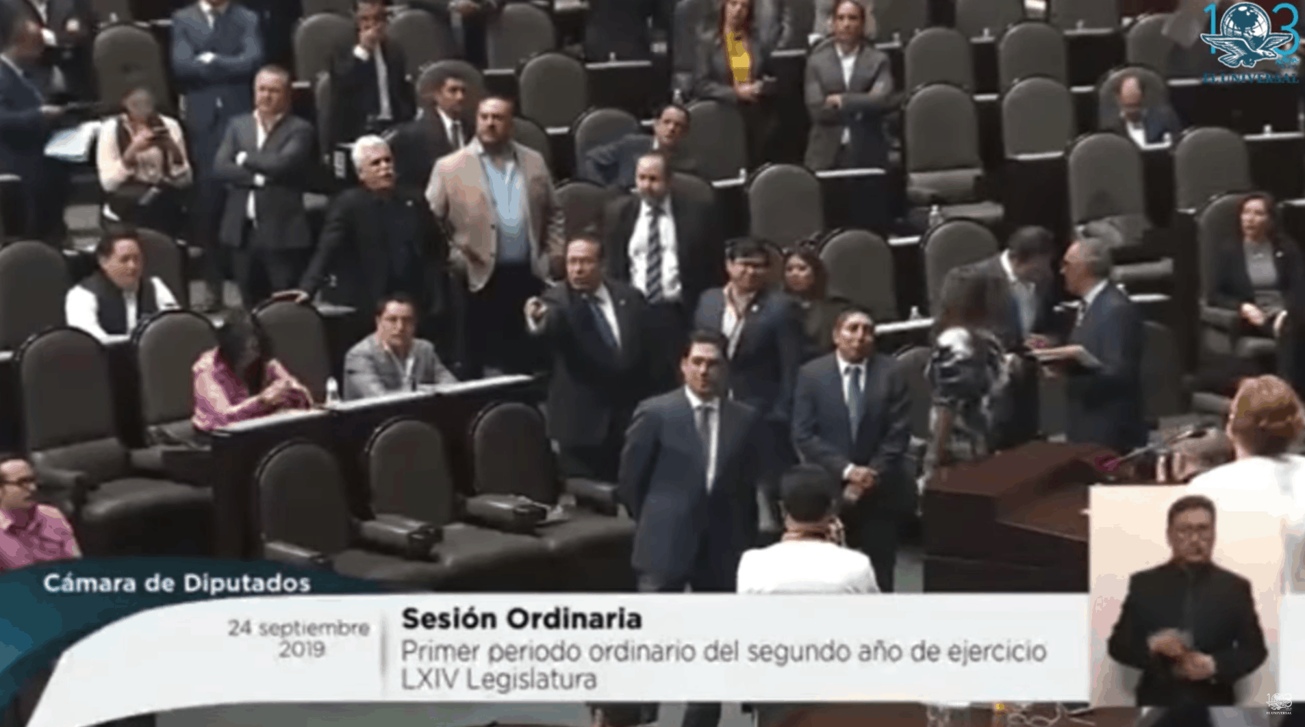 Fernández Noroña y panistas intercambian gritos y señas en San Lázaro