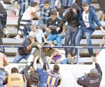 Muy "gallos"...  en las gradas