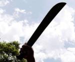 Machatea a su marido descubrirlo abusando de su hija