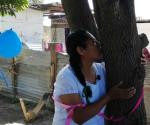 Se casa mujer con un árbol, en Tampico