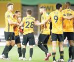 Ganan ´Wolves´ y pelean por Europa
