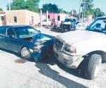 Provoca empleado aparatoso accidente