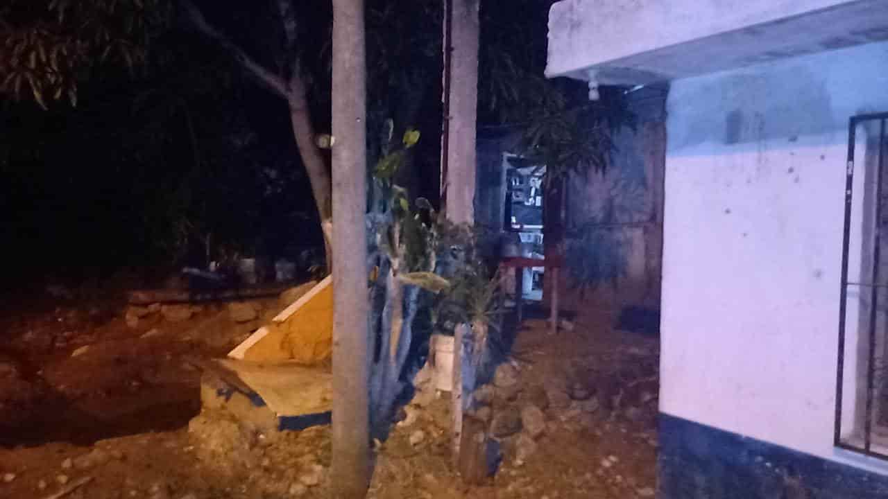Prende fuego a su casa con su mujer adentro