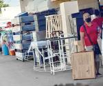 Abusan comercios al invadir banquetas