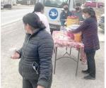 Lleva la comunidad religiosa alimentos a familiares de pacientes