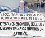 Jubilados insisten en rechazar pago en UMA