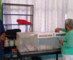 Votan con retrasos por falta de funcionarios y firma de boletas
