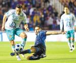 La Fiera vence a los Gallos en  duelo afectado por tormenta