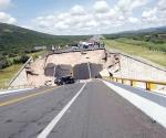Se desploma puente en SLP; muere mujer