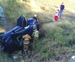 Sufre fractura de cráneo en volcadura
