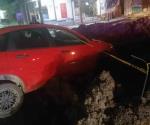 Cae conductora en  obras de Comapa