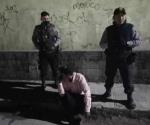 Lo detienen por golpear a su mujer embarazada