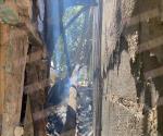 Bomberos controlan incendio en casa abandonada