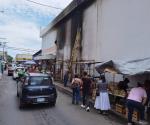 Consume el fuego nueve puestos ambulantes en Victoria