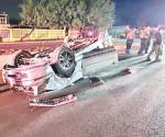 Destroza su coche deportivo