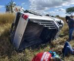 Volcadura deja una pareja lesionada