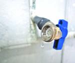 Baja la presión del suministro de agua