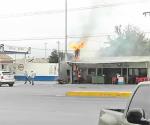 Se incendia negocio a un costado de gasera