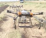 Imparten taller para la fumigación con drones