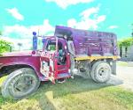 Muere prensado por un camión