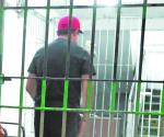 Arrestan a hombre por alterar el orden público
