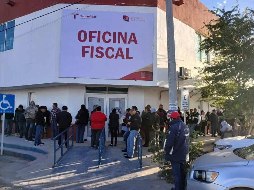 Largas filas en Oficina Fiscal