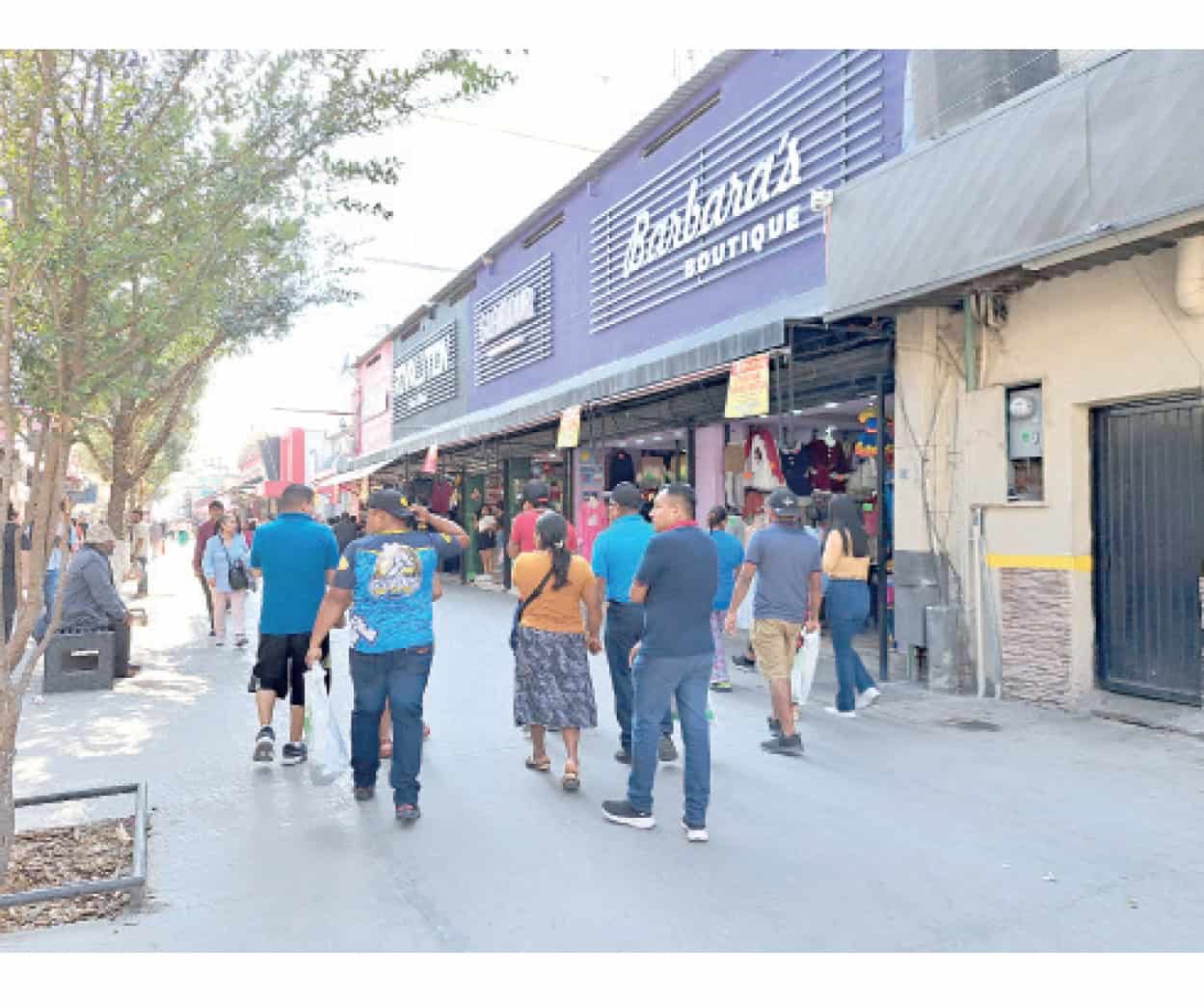 Se preparan comerciantes por Día del Amor y Amistad