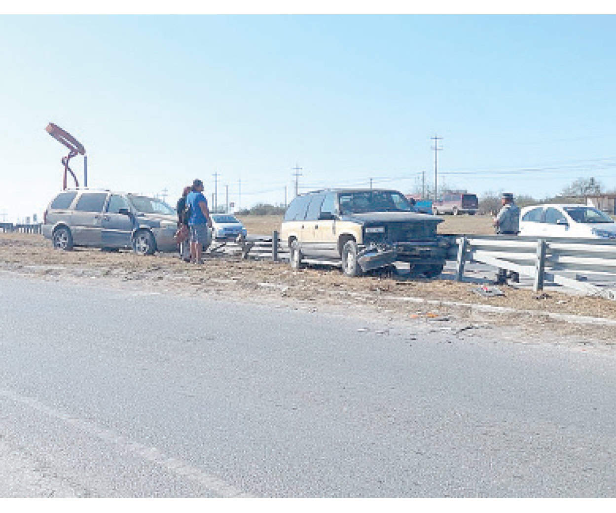 Impacta barandal ocasionando sólo daños materiales