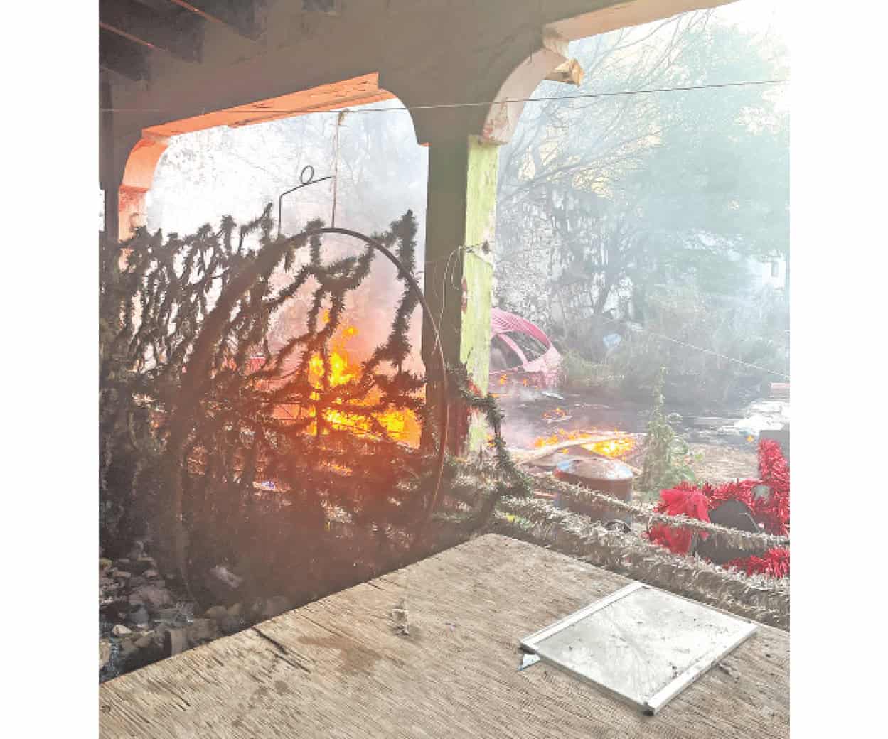 Incendio consume la bodega del municipio