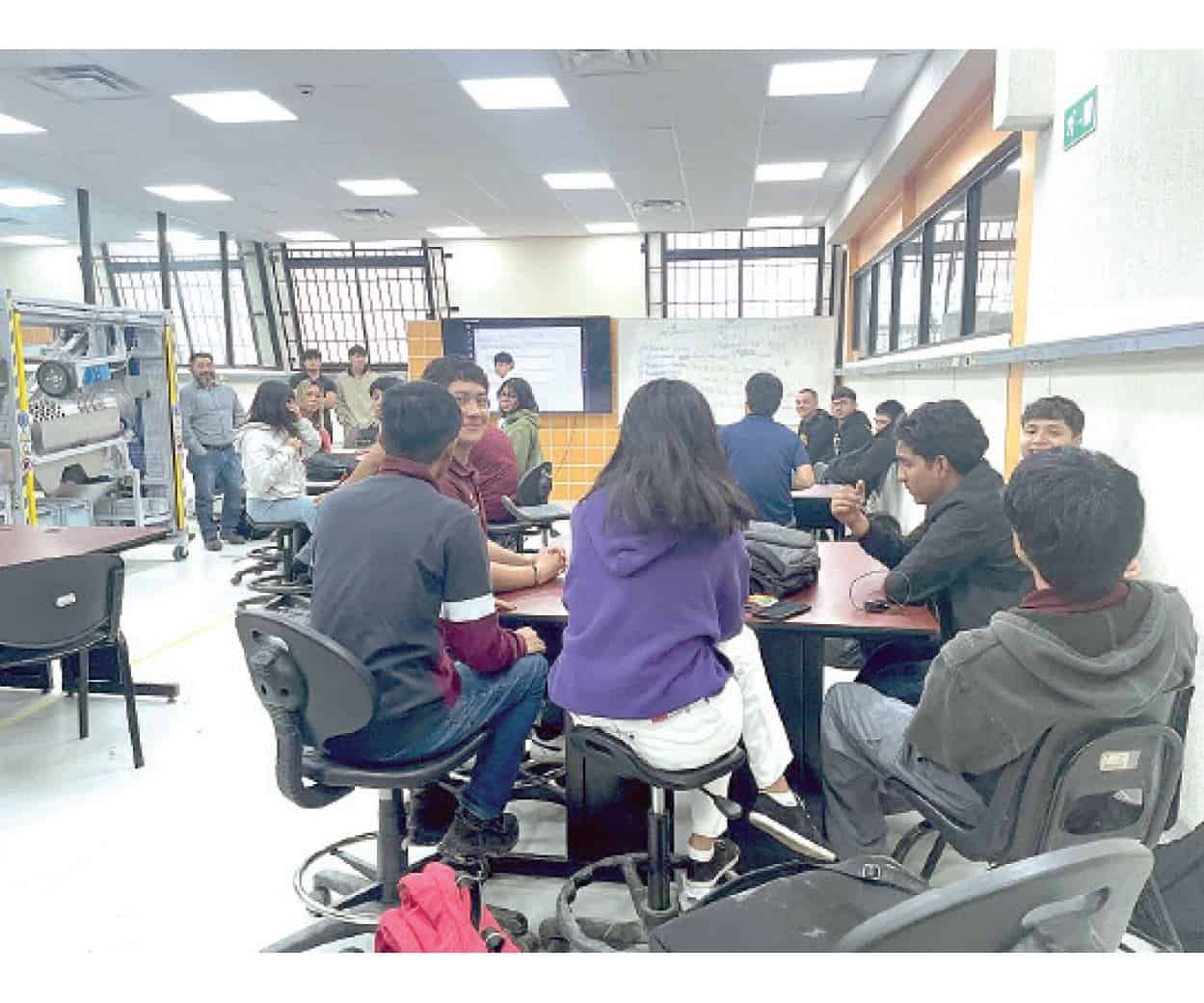 Podrán alumnos de la UTTN lograr una doble titulación