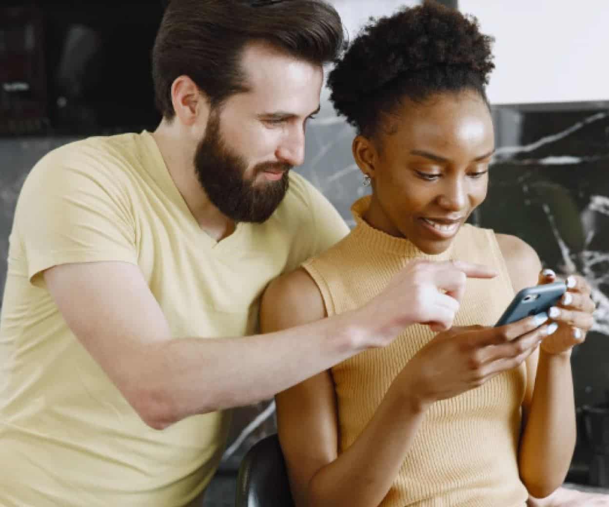 ¿Cómo influye la tecnología en las relaciones de pareja?