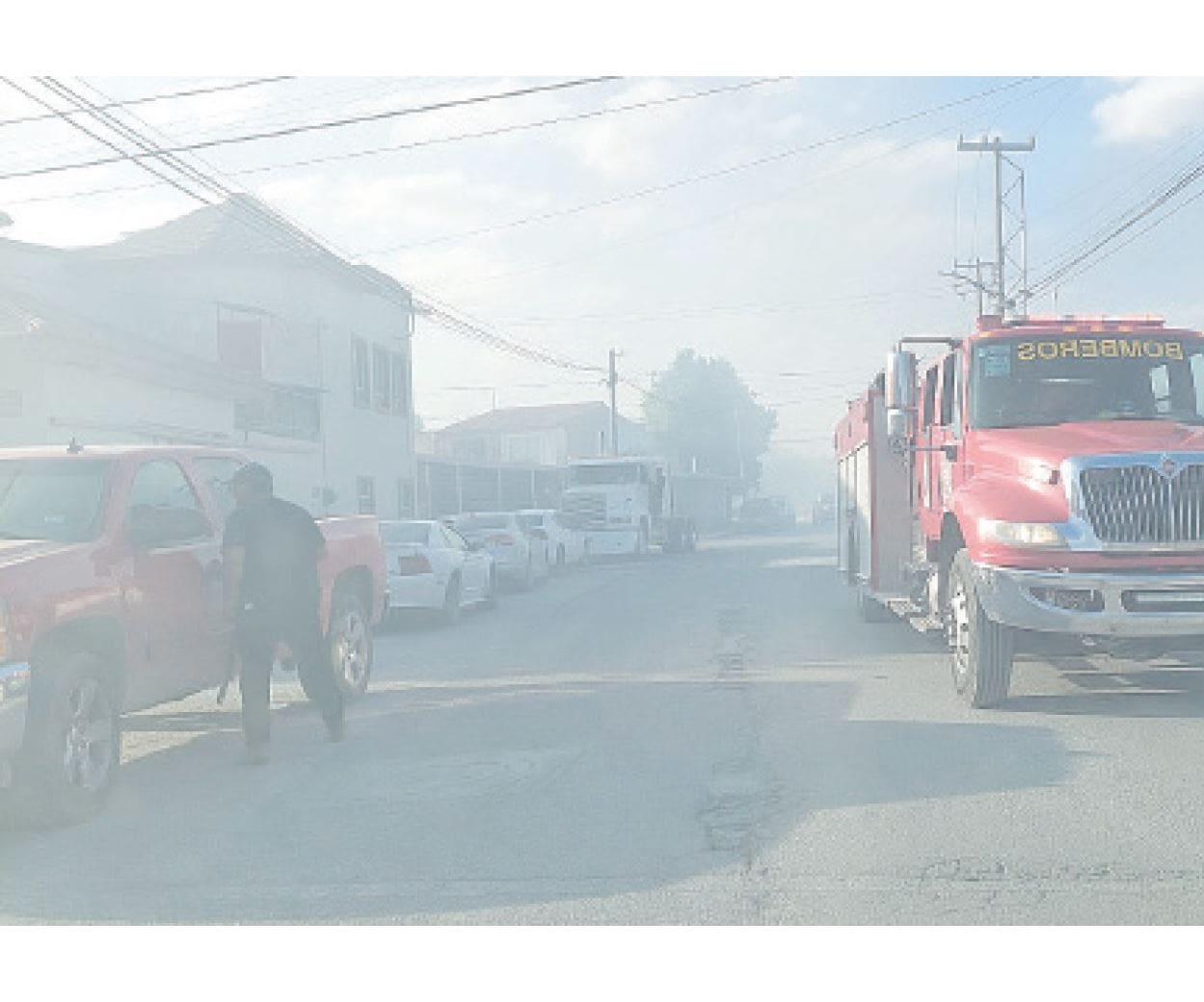 Arde terreno baldío en el Fracc. San José