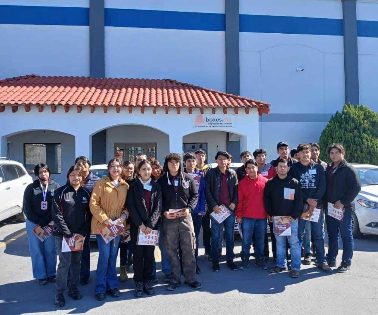 Conocen alumnos de UTTN su futuro campo de trabajo