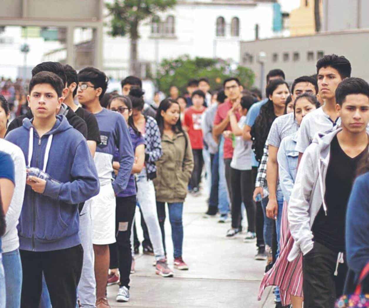 Acercan a estudiantes a su futuro mundo laboral