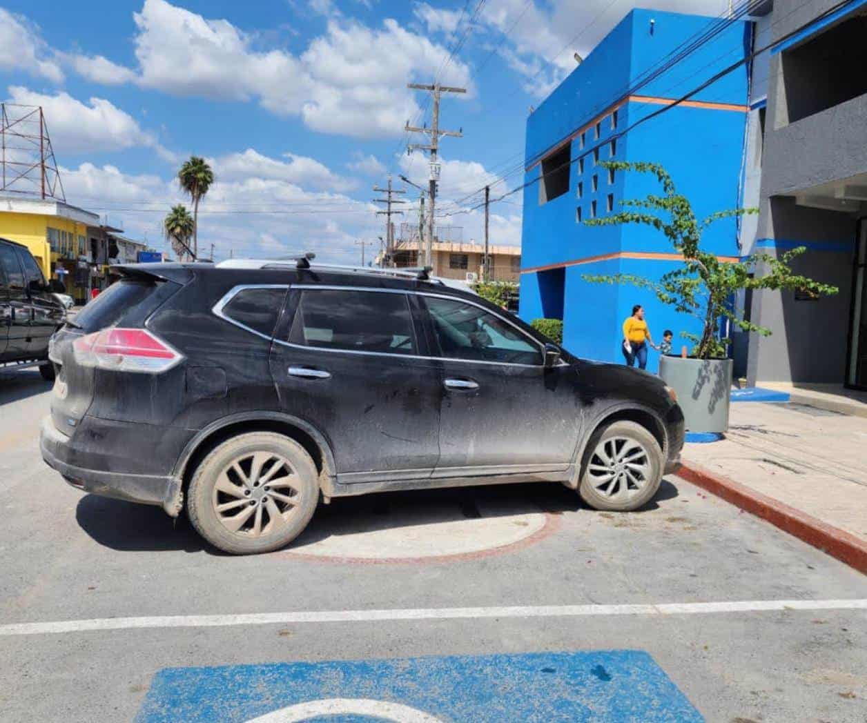 Advierte Policía por mal uso de estacionamientos